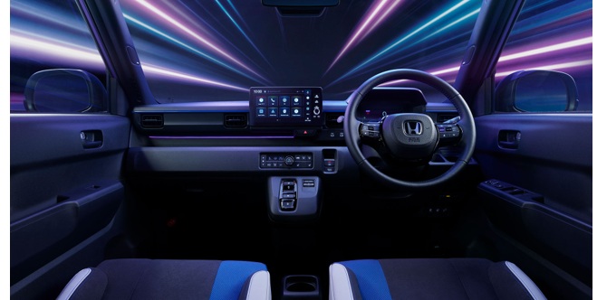 インテリアデザイン:ドライバー体験を重視したコクピット